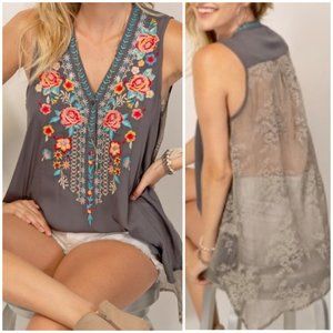 Andree by Unit Sz M Gray Floral Embroidered Asymmetrical Tunic Tank Top V Neck